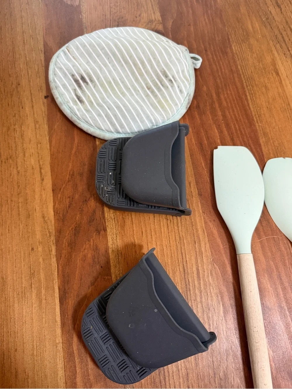 Mint Green Silicone & Wood Kitchen Utensil Set - 6 Piece